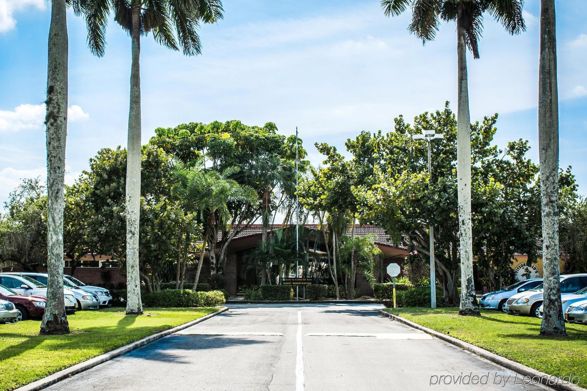 Quality Inn And Suites Golf Resort Golden Gate Buitenkant foto