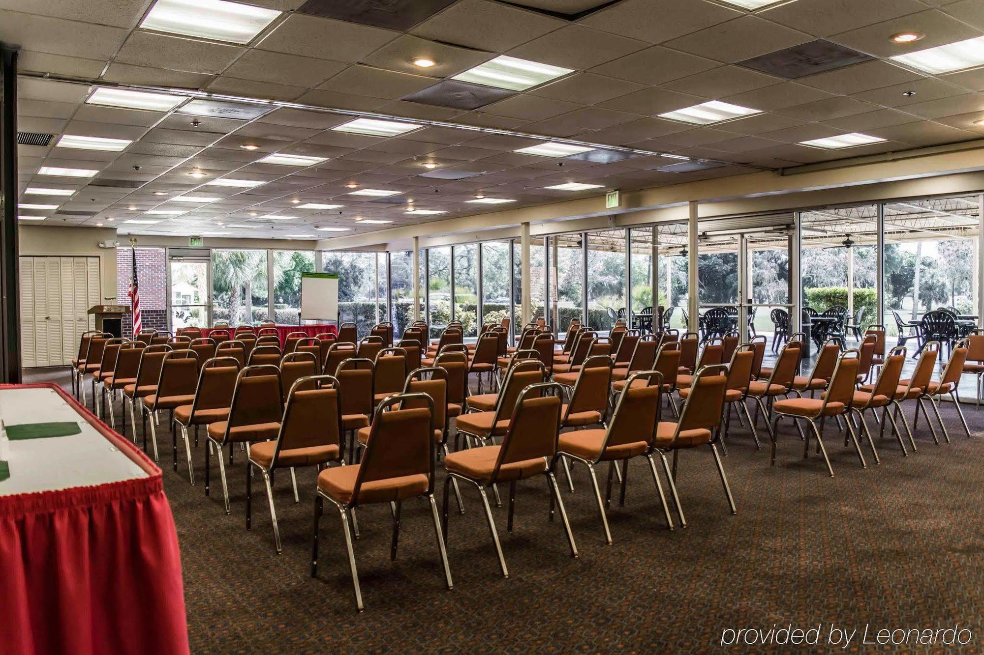 Quality Inn And Suites Golf Resort Golden Gate Buitenkant foto