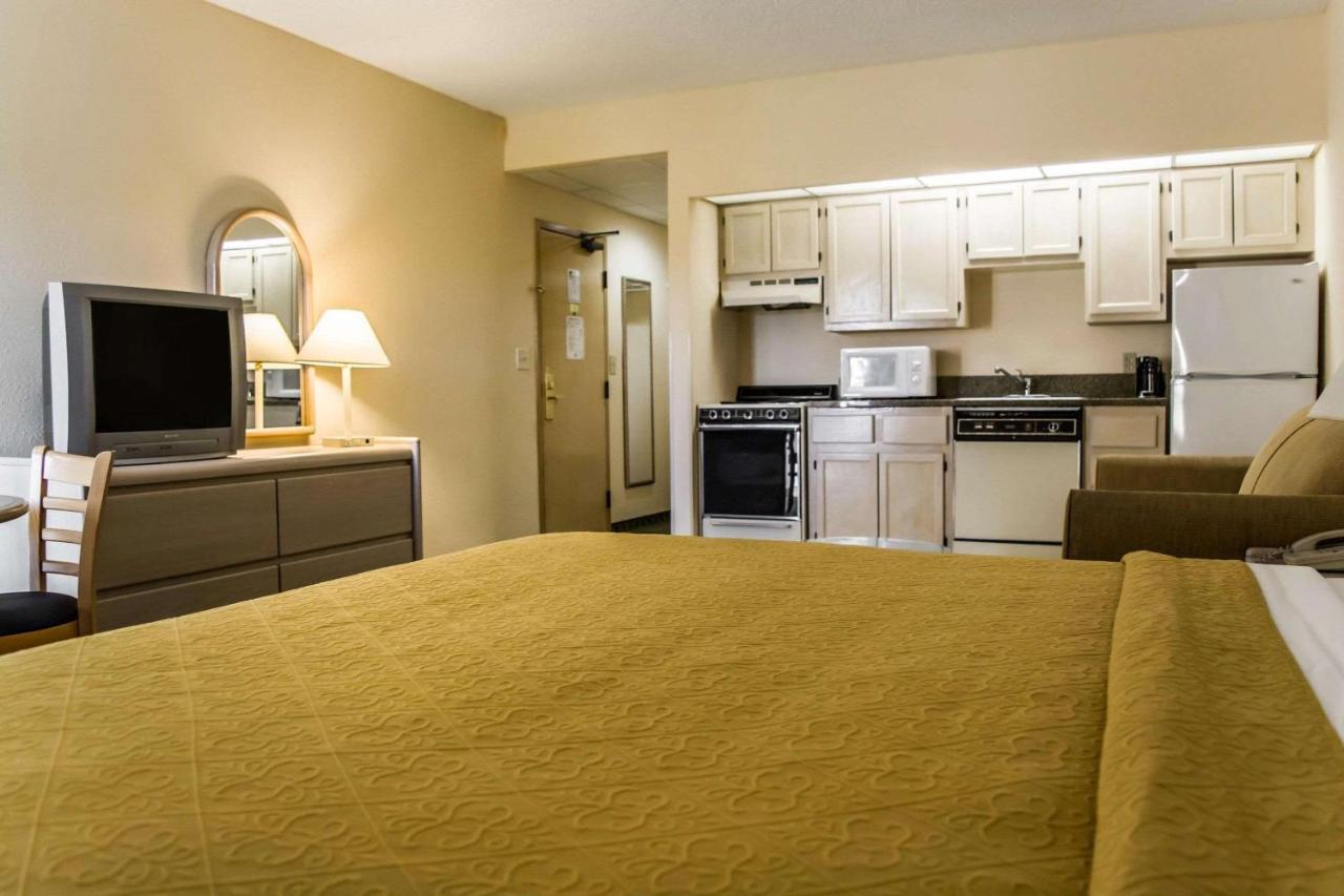 Quality Inn And Suites Golf Resort Golden Gate Buitenkant foto